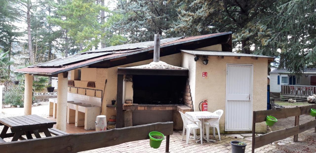 Camping La Source Sournia Экстерьер фото