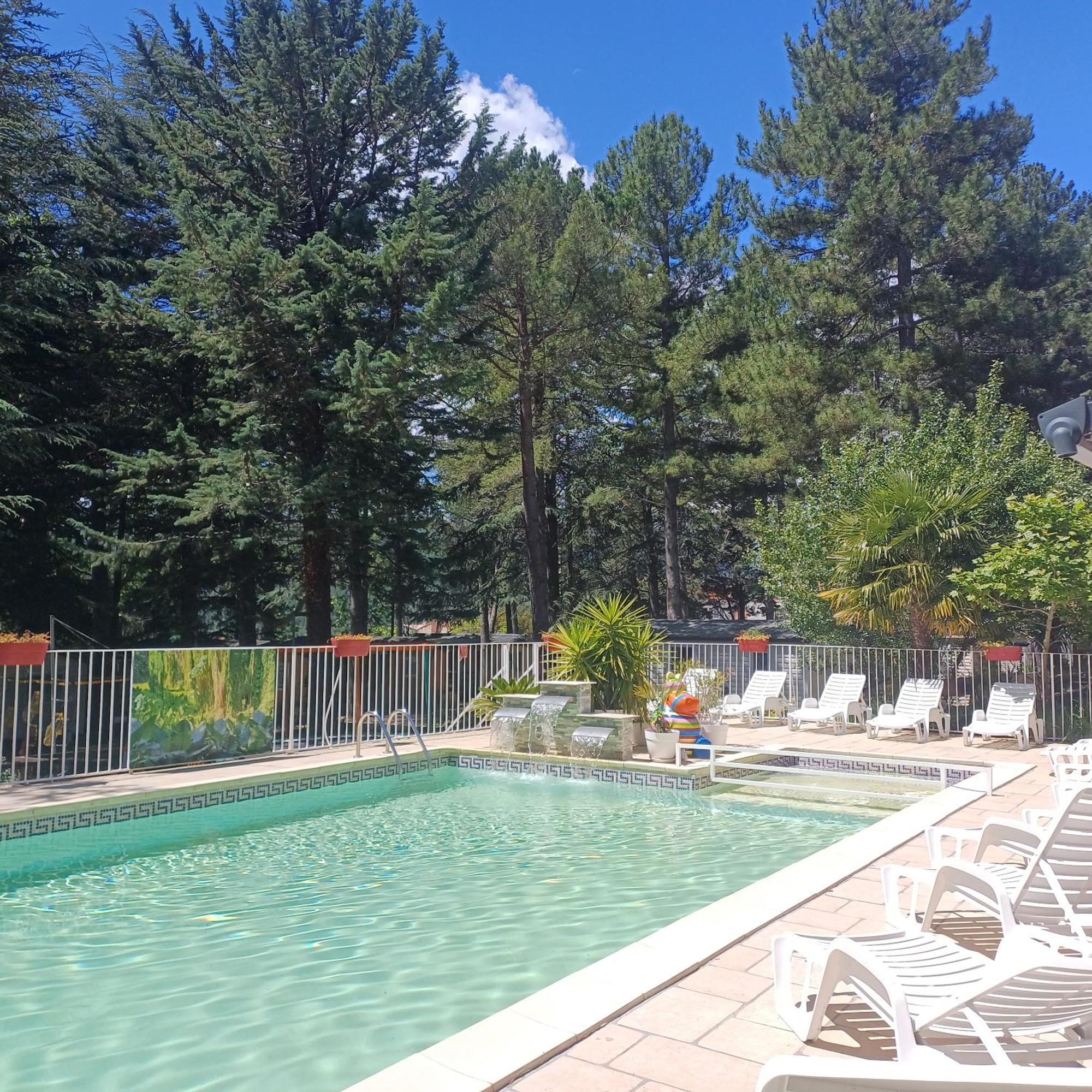 Camping La Source Sournia Экстерьер фото